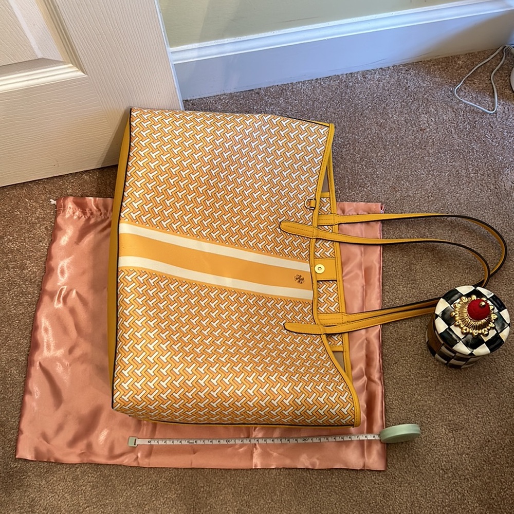 Tory Burch Hugh Tote Bag - Picture 12 of 13